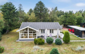 Awesome Home In Væggerløse With Wifi, Bogø By